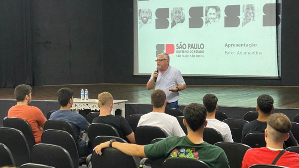 Diretor da Fatec Adamantina, professor mestre Jos? Eduardo Rossilho de Figueiredo  (Divulga??o/Fatec Adamantina).