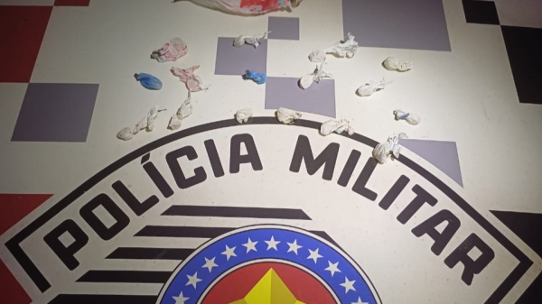 Droga apreendida com o homem de 31 anos (Cedida/PM).