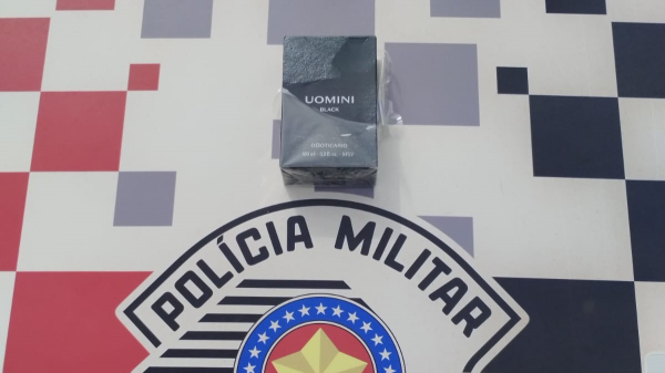 Perfume furtado e recuperado pelos policiais militares (Cedida/PM).