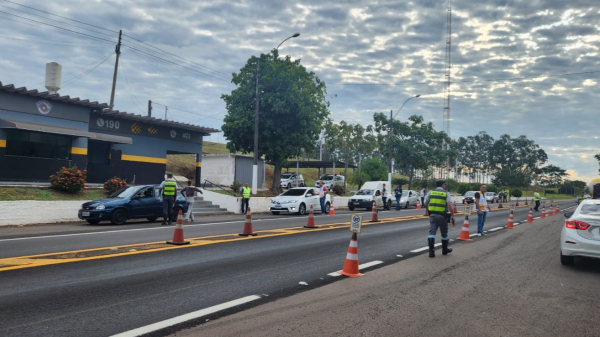 Blitz realizada na SP-294 em Adamantina (Cedida/PM Rodoviaria).