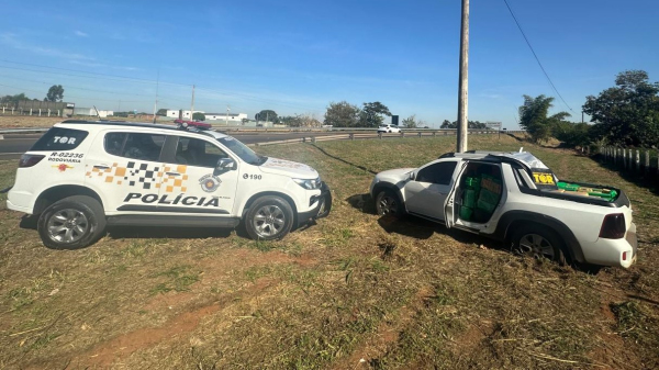 Um total de 848 quilos de maconha eram levados no veiculo (Cedida/PM Rodoviaria).