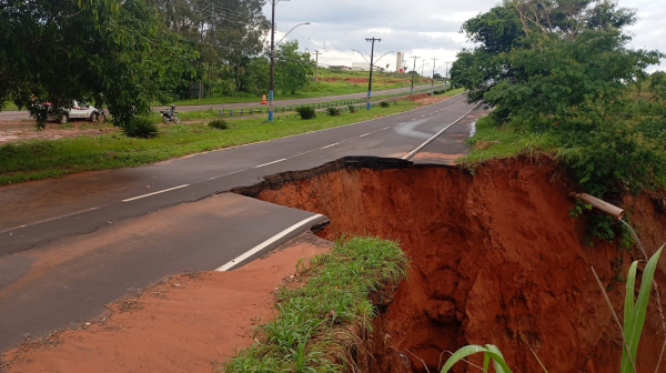 Via interditada em Osvaldo Cruz (Cedida/Assessoria de Imprensa).
