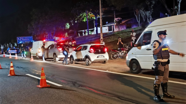 Blitz foi realizada pela PM Rodoviaria e Detran-SP (Cedida/PM Rodoviaria).