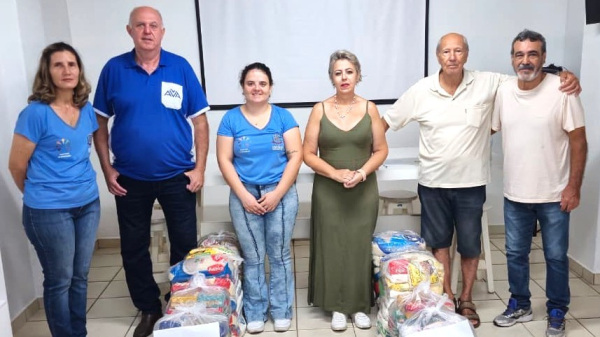 Representantes do Fundo Social e das duas entidades beneficiadas (Cedida/PMA).