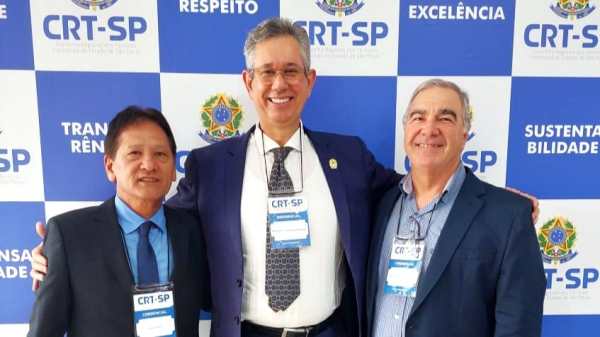 Welington Guilherme Rezende, presidente CRT?SP (ao centro) e os servidores Alcides Kobori e Marcos Henrique Bortoleto (Cedida/PMA).
