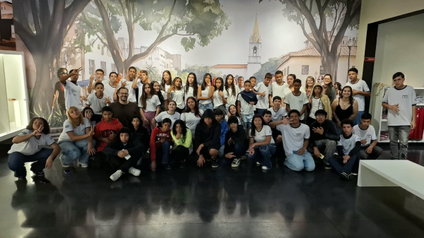 Estudantes de Adamantina no Museu em Tupa (Cedida/HK).