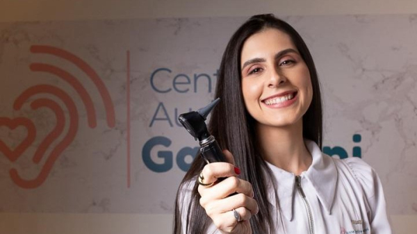 Fonoaudiologa e especialista em audiologia Anna Caroline Gasparini, do Centro Auditivo Gasparini (Cedida/Divulgacao).
