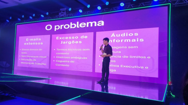 Matheus Abner, de 18 anos, apresenta seu projeto na Expo CIEE (Cedida/Acervo Pessoal).