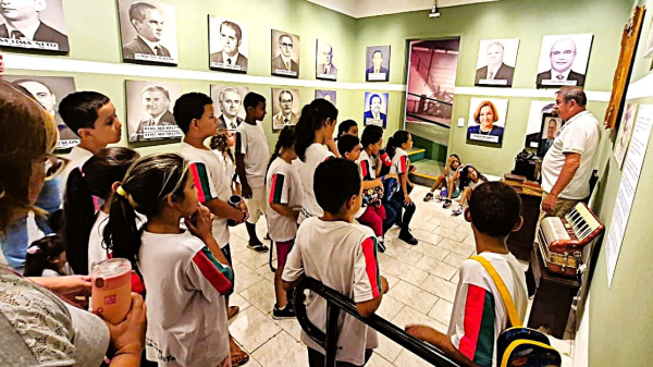 Estudantes da EMEF Octaviano Jose Correa no Museu em Adamantina (Cedida).