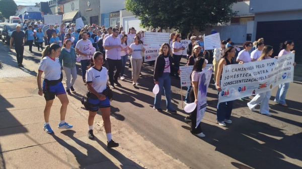 Caminhada percorreu ruas do centro de Adamantina (Cedida/PMA).