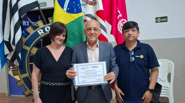 Regina, Daniel e o presidente do Rotary adamantinense, Francisco Lupo Filho (Cedida).