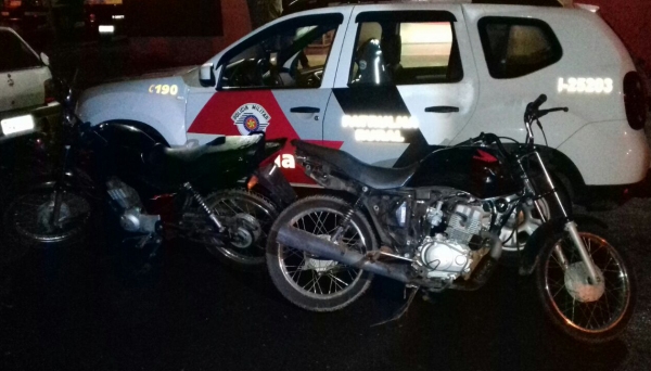 Polícia Militar de Adamantina esclarece furtos de duas motos e recupera veículos (Foto: Cedida/Polícia Militar).