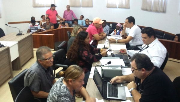 Documentação para escrituração, parcelamento de dívidas e transferências foram os temas mais procurados pelos mutuários da CDHU, no plantão de atendimento realizado em Adamantina (Foto: Cedida).