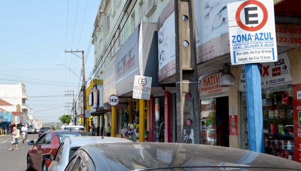 Ampliação no perímetro da zona azul, no centro de Adamantina, é uma das medidas previstas no Plano de Mobilidade Urbana e referendadas pela Comissão Municipal de Trânsito (Foto: Acácio Rocha).