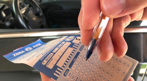 A partir da próxima segunda-feira (23) esta temporariamente suspensa a operação da zona azul em Adamantina, pelo IAMA (Foto: Siga Mais).